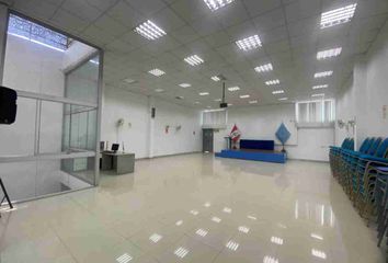 Local comercial en  Los Olivos, Lima