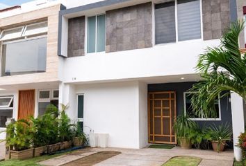 Casa en  Residencial Fluvial Vallarta, Avenida Fluvial Vallarta, Fluvial Vallarta, Puerto Vallarta, Jalisco, México