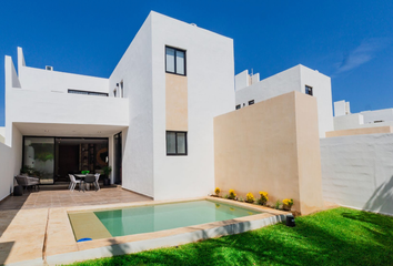Casa en  3f38+w6 Conkal, Yucatán, México