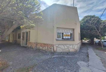 Casa en  Doctor Velazco & Bartolomé Mitre, Allen, Río Negro, Argentina