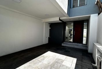 Casa en  Avenida Bustamante & Avenida Las Heras, Posadas, Misiones, Argentina