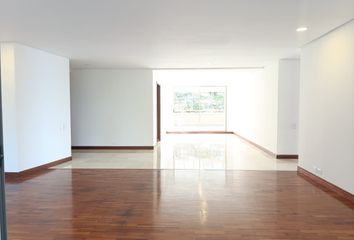 Apartamento en El Poblado, Medellín, Antioquia, Colombia