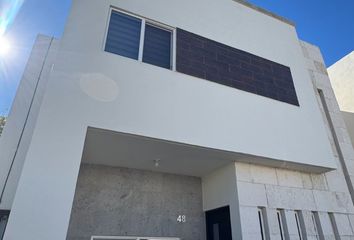 Casa en fraccionamiento en  Siena Residencial, Boulevard Juan Navarrete, Hermosillo, Sonora, México