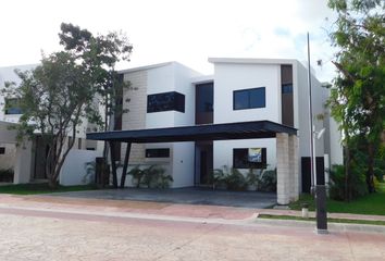 Casa en fraccionamiento en  Lagos Del Sol, Cancún, Quintana Roo, México
