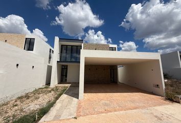 Casa en  Varena Living, Cholul, Yucatán, México