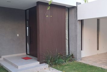 Casa en fraccionamiento en  Vía Cumbres, Avenida Huayacán, Cancún, Quintana Roo, México