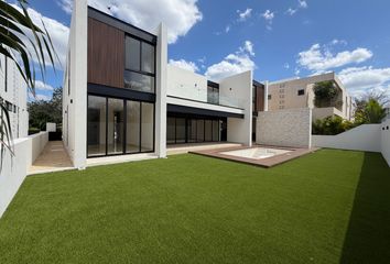 Casa en  Avenida Paseo Del Jaguar, Yucatán Country Club, Mérida, Yucatán, 97308, Mex