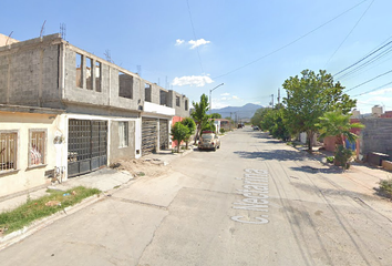 Casa en  Calle Nectarina, Sin Nombre De Colonia 28, Saltillo, Coahuila De Zaragoza, México