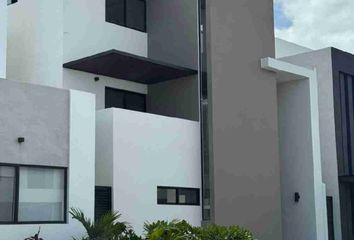 Casa en  Vía Cumbres, Avenida Huayacán, Cancún, Quintana Roo, México