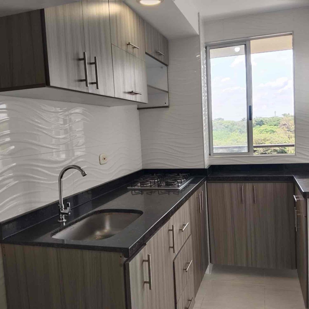 Apartamento en arriendo Brisas del Limonar (Sur) en Brisas Del Limonar
