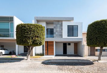 Casa en  Boulevard De Las Flores, Lomas De Angelópolis, Pueblo De San Bernardino Tlaxcalancingo, San Andrés Cholula, Puebla, 72830, Mex