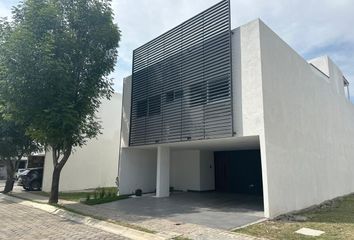 Casa en fraccionamiento en  Parque Querétaro, Boulevard De Los Volcanes, Lomas De Angelópolis, Puebla De Zaragoza, Puebla, México