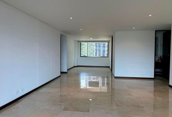 Apartamento en El Poblado, Medellín, Antioquia, Colombia