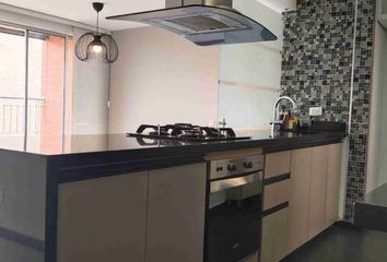 Apartamento en Calle 13, Urb. Ciudad Jardin, Cali, Valle Del Cauca, Col
