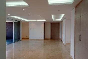 Apartamento en El Poblado, Medellín, Antioquia, Colombia