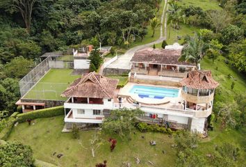 Casa en  Vereda Portachuelo-copacabana, Girardota, Antioquia, Colombia
