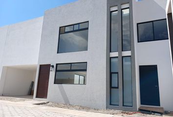 Casa en  Zoo Parque Loro Puebla, Benito Juárez, Cuayantla, San Bernardino Tlaxcalancingo, Puebla, México