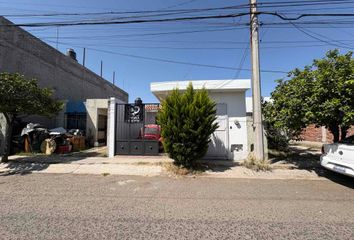 Casa en  Paseo Floresta, Residencial Floresta, Irapuato, Guanajuato, México