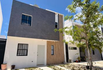 Casa en condominio en  Residencial Samalá, Avenida Universidades, Playa Del Carmen, Quintana Roo, México