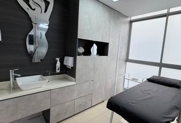 Oficina en Pinares, Comuna Oriente, Pereira, Risaralda, Colombia