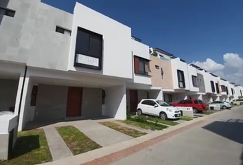 Casa en condominio en  Áurea Residencial, Avenida Camino Real A Colima, San Pedro Tlaquepaque, Jalisco, México