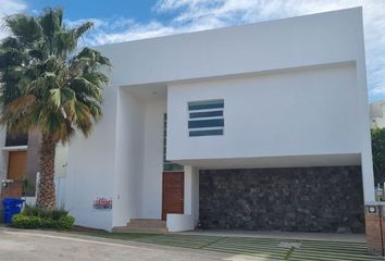 Casa en fraccionamiento en  La Loma Residencial & Club De Golf, Circuito La Loma, Lomas Del Tecnologico, San Luis Potosí, México