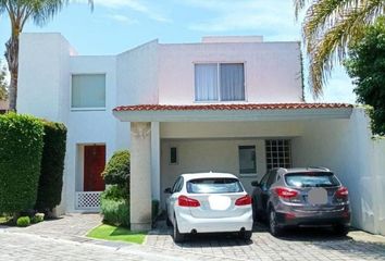 Casa en fraccionamiento en  Santa Cruz Guadalupe, Puebla De Zaragoza, Puebla, México