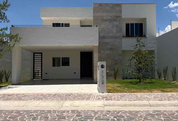 Casa en fraccionamiento en  Via Carrara 173, León, Guanajuato, México