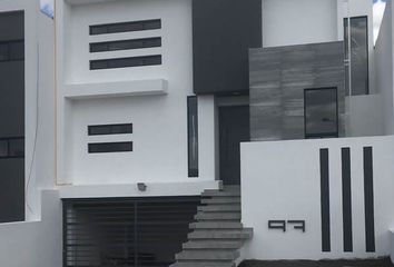 Casa en condominio en  Colinas De Juriquilla, Monte Elbrus, Juriquilla, Querétaro, México