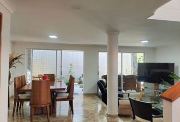 Casa en El Poblado, Medellín, Antioquia, Colombia