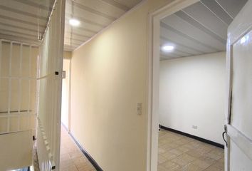 Apartamento en Carrera 17c, Comuna 8, Cali, Valle Del Cauca, Colombia