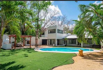 Casa en fraccionamiento en  Alamos, C. Alamos, Cancún, Quintana Roo, México
