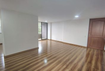 Apartamento en El Poblado, Medellín, Antioquia, Colombia