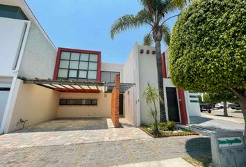 Casa en  Cluster 222, Boulevard De Las Flores, Lomas De Angelópolis, San Bernardino Tlaxcalancingo, Puebla, México