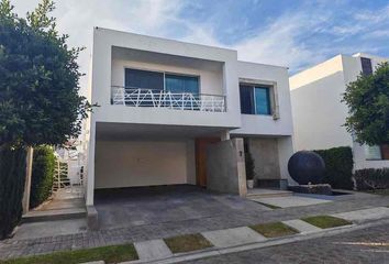 Casa en  Cluster 222, Boulevard De Las Flores, Lomas De Angelópolis, San Bernardino Tlaxcalancingo, Puebla, México
