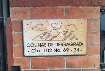 Casa en Carrera 102a # 69-34, Engativá, Bogotá, D.c., Colombia