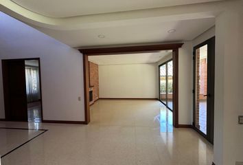 Casa en El Poblado, Medellín, Antioquia, Colombia