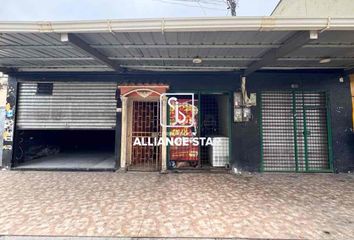 Local en  Boyacá & Ayacucho, Machala, Ecuador