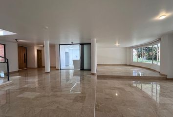 Casa en El Poblado, Medellín, Antioquia, Colombia