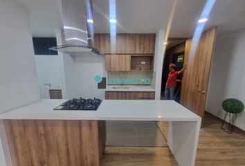Apartamento en Manzanal De Frutos Verdes, Carrera 37, Zona 7, Envigado, Antioquia, Colombia