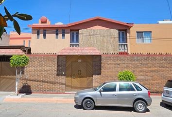 Casa en  Jardines De Irapuato, Irapuato, Guanajuato, México