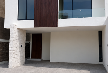 Casa en fraccionamiento en  Fraccionamiento Residencial Lombardia, Trieste, Fraccionamiento Lombardía, Irapuato, Guanajuato, México