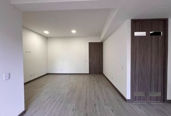 Apartamento en Avenida Las Palmas, El Poblado, Antioquia, Colombia