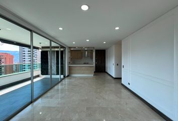 Apartamento en Loma Los Parra, El Poblado, Medellín, Antioquia, Colombia