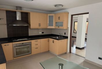 Casa en El Poblado, Medellín, Antioquia, Colombia