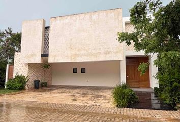Casa en condominio en  Temozón Norte - E.c. Mérida - Progreso, Mérida, Yucatán, 97310, México