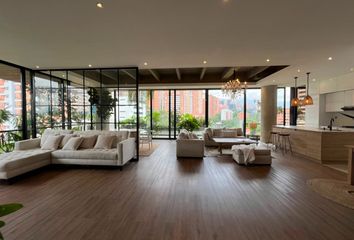 Apartamento en Las Lomas I, El Poblado, Medellín, Antioquia, Colombia