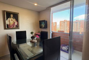 Apartamento en Loma De Los Bernal, Medellín