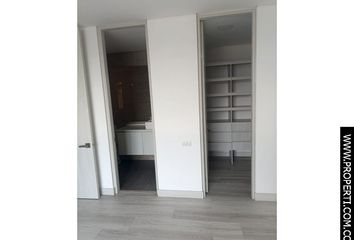 Apartamento en Colegio Cumbres, Vereda Los Mangos, Envigado, Antioquia, Colombia