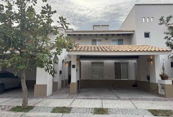 Casa en  Mayorazgo La Rioja, Boulevard El Mayorazgo, Autopista Poniente, León, Guanajuato, México